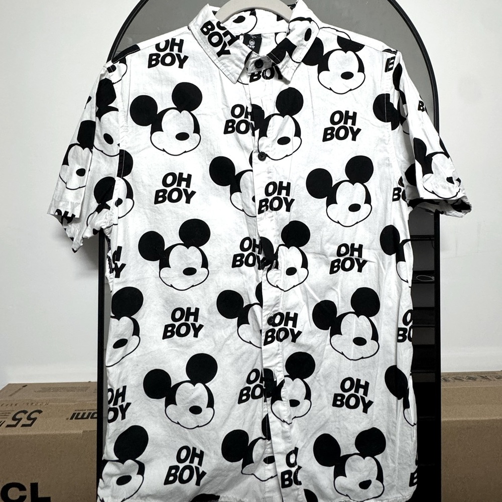 Mickey Mouse Neff Shirt
Size Small
White and black